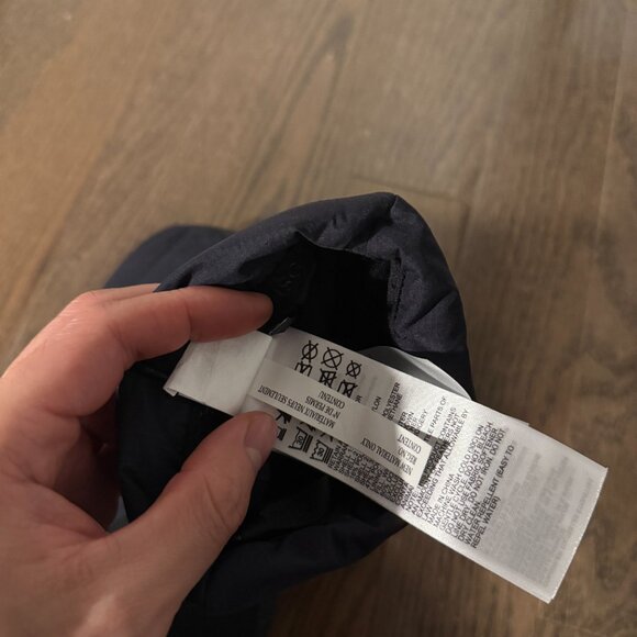 Canada Goose Women's Hybridge Mitt - Size Medium - Picture 7 of 11